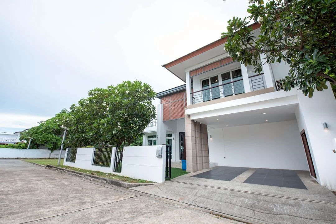 SeaBreeze Grand Villa Pattaya 1