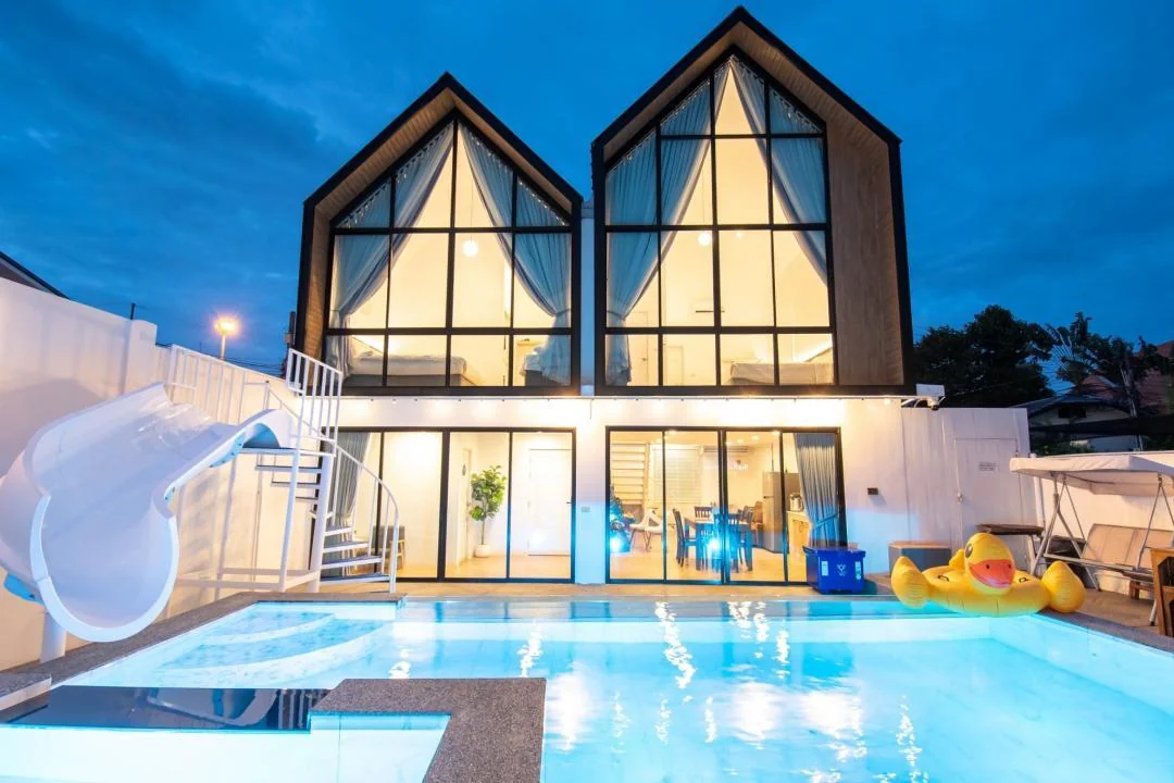 The R2 Poolvilla (little) 6