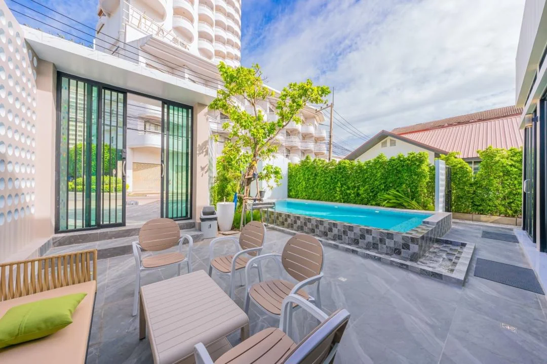 Howdy Pool Villa 2 1