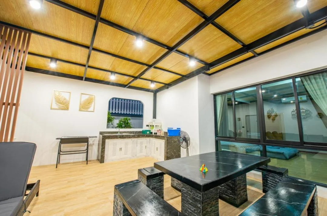 Anona Pool Villa Pattaya 1