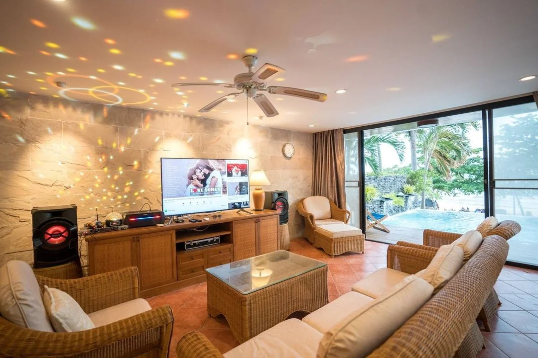 6 BEDROOM BEACH FRONT 1
