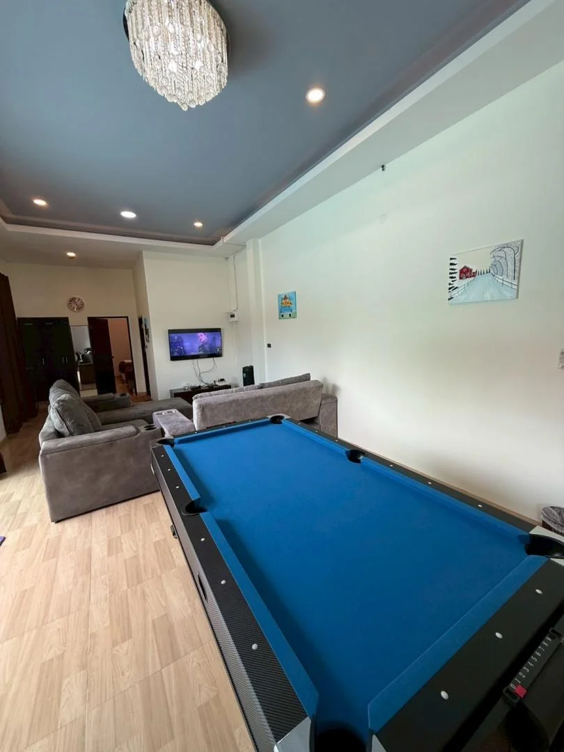 Deever pool villa 1