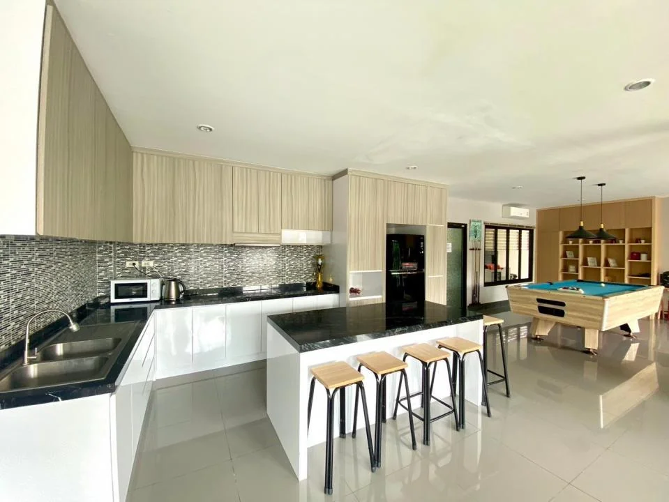 Mama Poolvilla 1